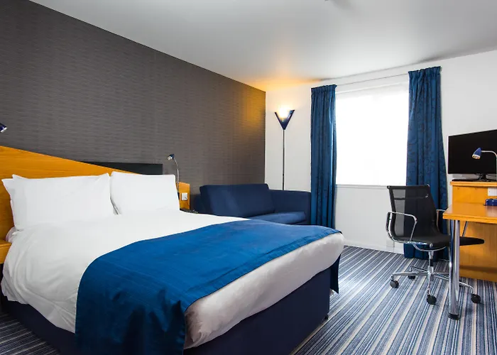 Top Hotels Near University Hospital Southampton