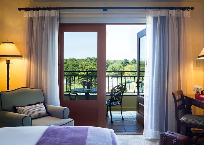 Finest Hotels Near Stamford CT