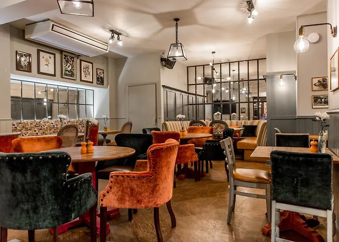Top Hotels Near Richmond Park London